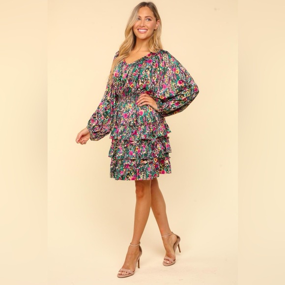 V-Neck Satin Floral Layered Dress - Picture 5 of 6